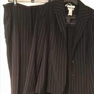 East 5th 3 piece pantsuit with skirt.